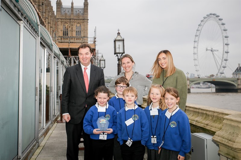 Guy Opperman MP with pupils and teachers from Wark C of E Primary School at the Farmvention event November 2021_81781