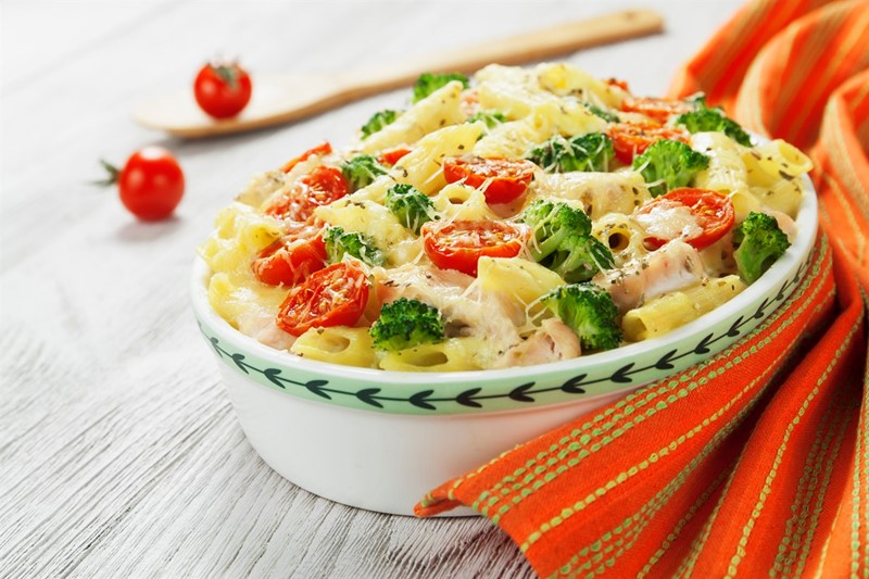 Turkey and broccoli pasta bake_75788