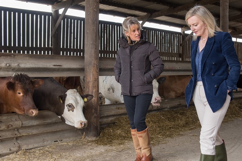 Liz Truss and Minette Batters on Yorkshire farm_78241