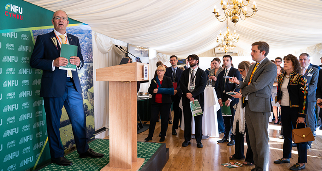 NFU President Tom Bradshaw speaking to audience