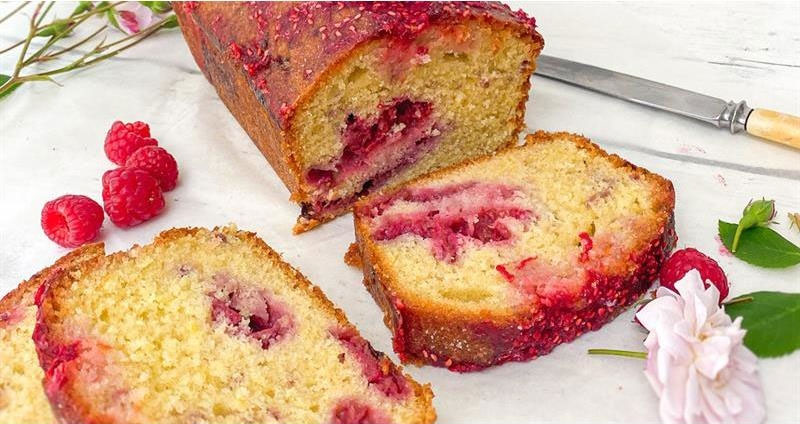 Raspberry drizzle cake_73779